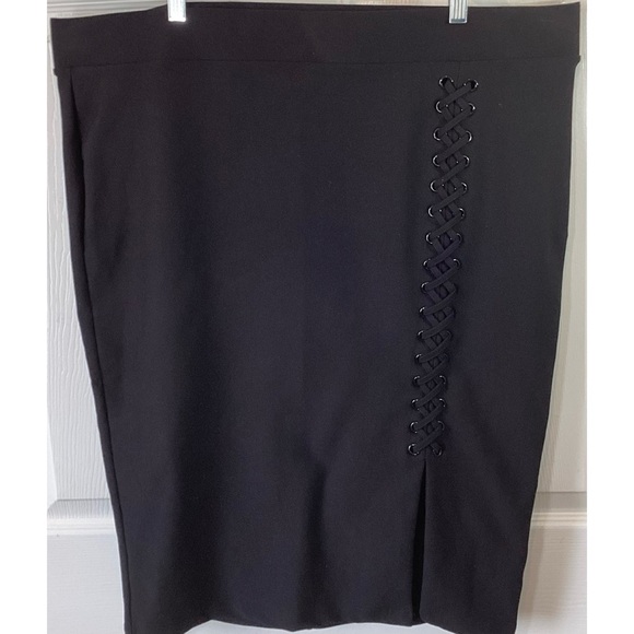 Torrid Black Ponte Lace-Up Pencil Skirt Shaping Size 4X - Picture 3 of 6